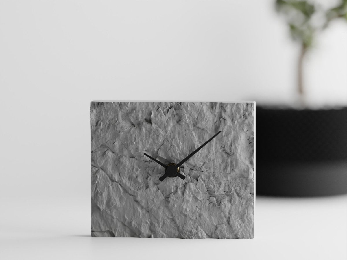 Rock Clock – Moderne Tischuhr mit leisem Quarzwerk im Stein-Look