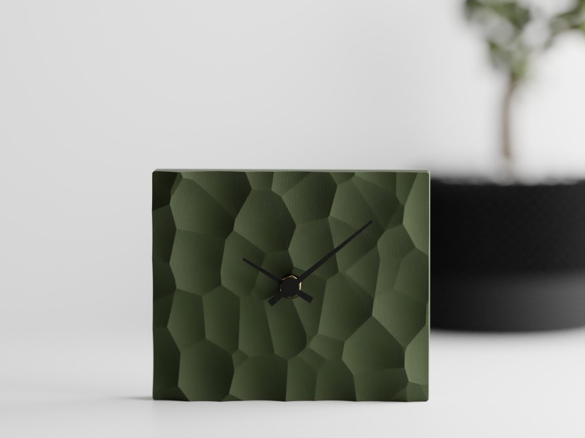 Voronoi Clock – Tischuhr mit leisem Quarzwerk für Büro oder Wohnzimmer