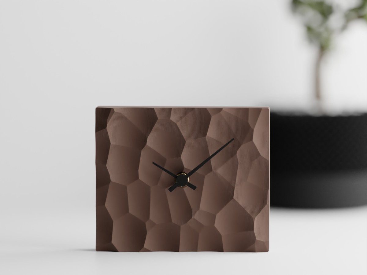 Voronoi Clock – Tischuhr mit leisem Quarzwerk für Büro oder Wohnzimmer
