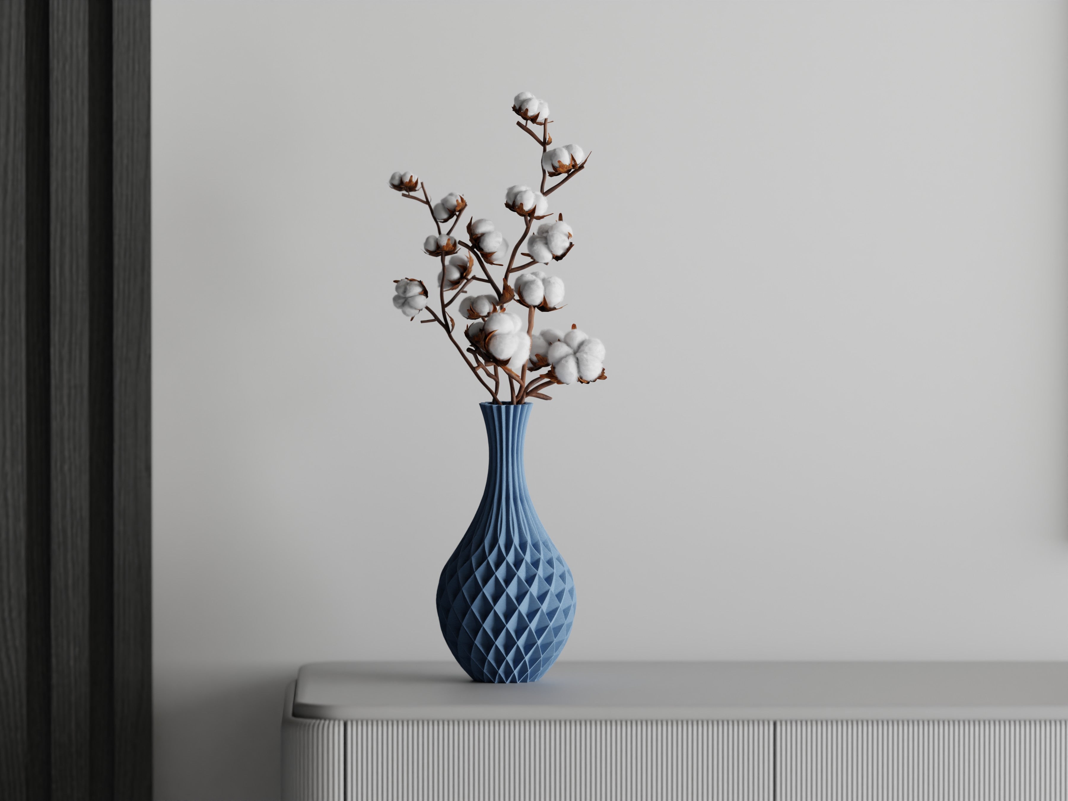 Orbis – Vase mit skulpturaler Spiralstruktur für moderne Wohnräume