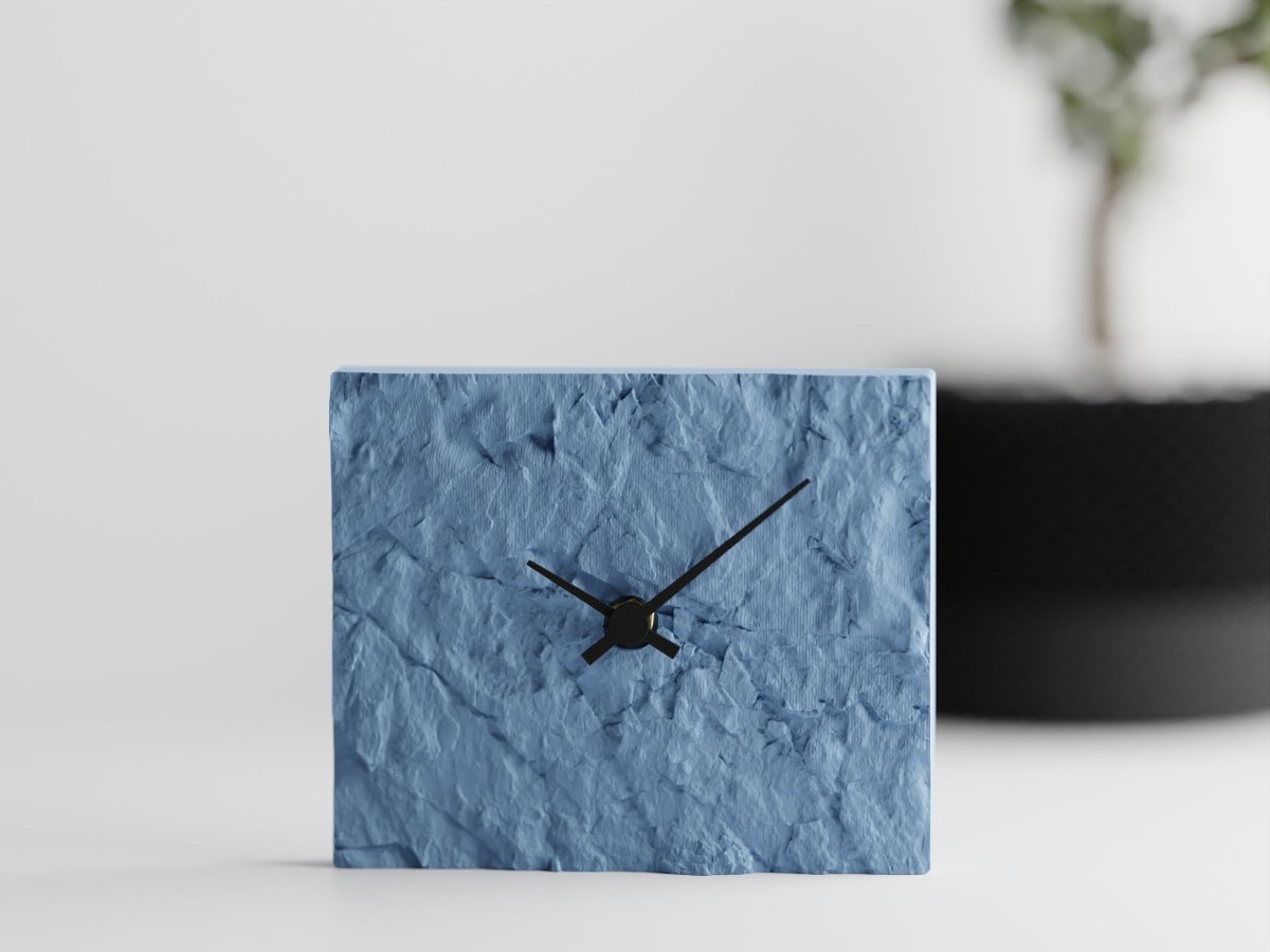 Rock Clock – Moderne Tischuhr mit leisem Quarzwerk im Stein-Look