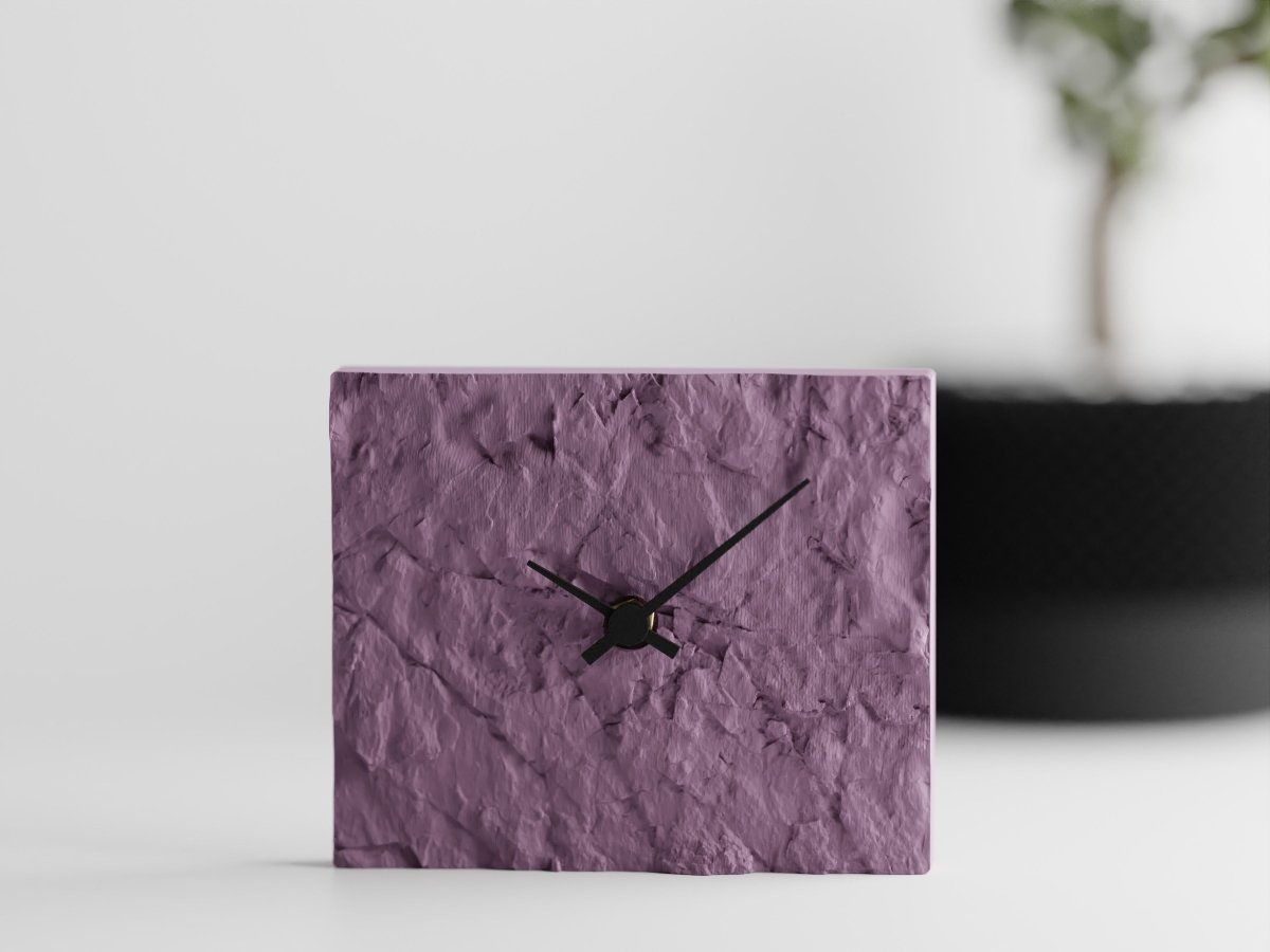 Rock Clock – Moderne Tischuhr mit leisem Quarzwerk im Stein-Look