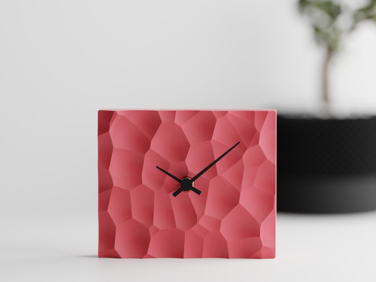 Voronoi Clock – Tischuhr mit leisem Quarzwerk für Büro oder Wohnzimmer
