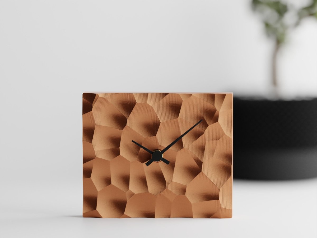 Voronoi Clock – Tischuhr mit leisem Quarzwerk für Büro oder Wohnzimmer