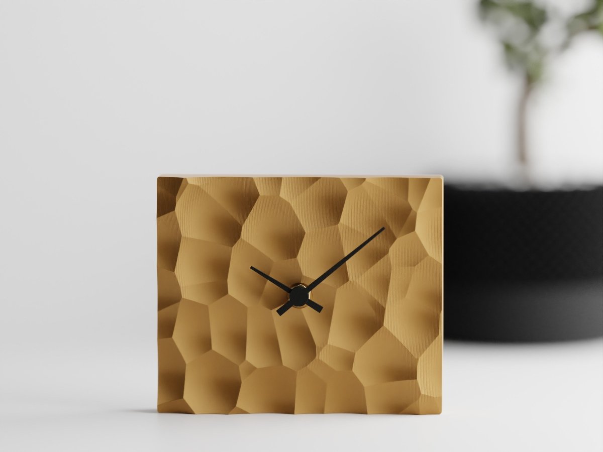 Voronoi Clock – Tischuhr mit leisem Quarzwerk für Büro oder Wohnzimmer